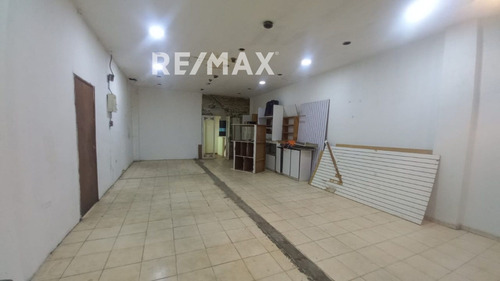 Re/max 2mil Alquila Local En Porlamar, Edificio Kassen. Isla De Margarita, Estado Nueva Esparta