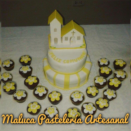 Torta De Comunión + Cupcakes. Pastelería Artesanal, Mesas
