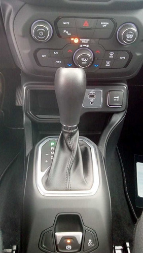Imagen 12 de 15 de Jeep Renegade 1.8 Sport At Plus