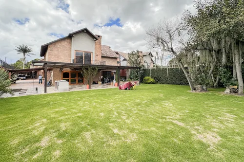 Casa En Arriendo/venta En San José De Bavaria. Cod A7174