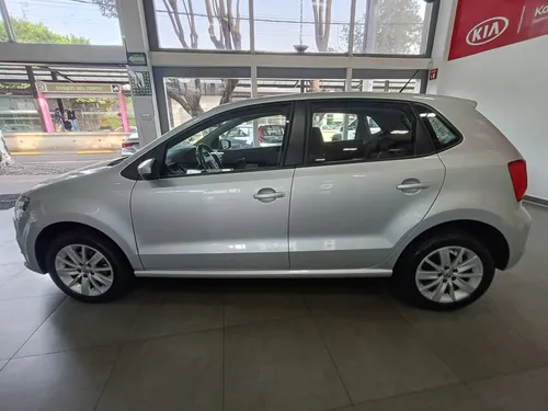 Volkswagen Polo 5p L4/1.6 Man