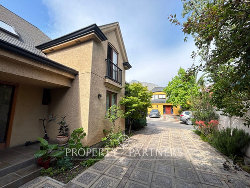 Espectacular Casa En Exclusivo Condominio De Camin...