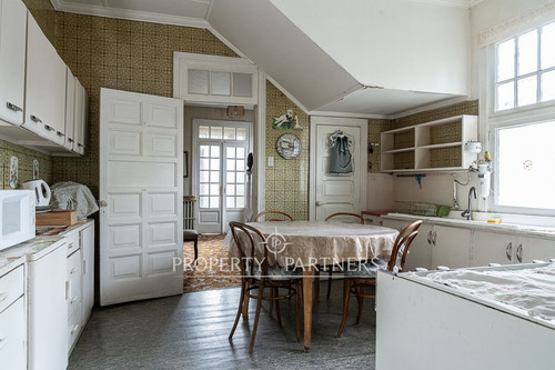Hermosa Casa Tipo Chalet, Ideal Uso Comercial Punt...