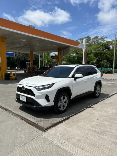 Toyota RAV4 2.5cc XLE 4x4 Hybrid
