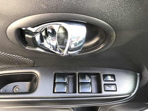 Imagen 12 de 15 de Nissan Versa 4 Puertas