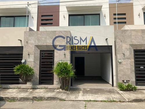 Casa En Venta En Colonia Ruiz Cortines