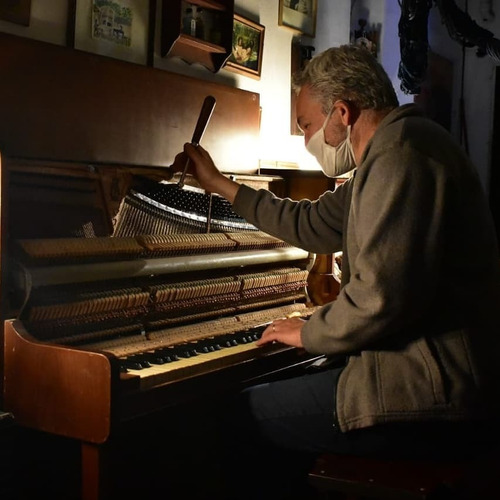 Imagen 5 de 8 de Afinación De Pianos Afinador Profesional Nivel Internacional