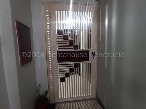 Yorli Perez Vende Apartamento En Zona Oeste, Barquisimeto Lara Contáctame*