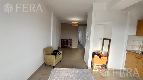Alquiler Departamento 2 Ambientes Con Balcón Y Cochera En Wilde