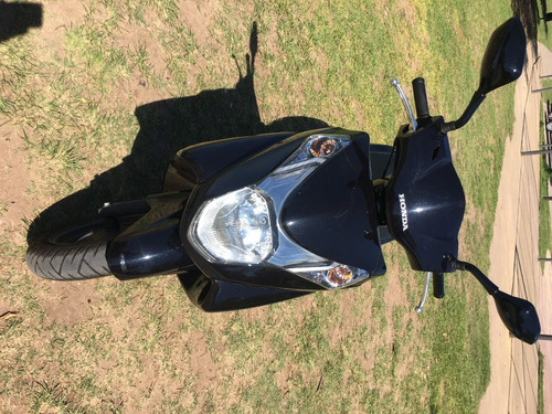 Honda Elite 125 - Modelo 2017 + Baul Shad Sh33