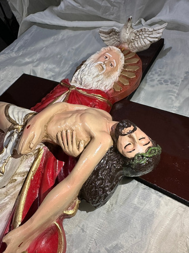 Cruz De La Piedad Trinidad 77cms Resina Bendecida Cc Marrón