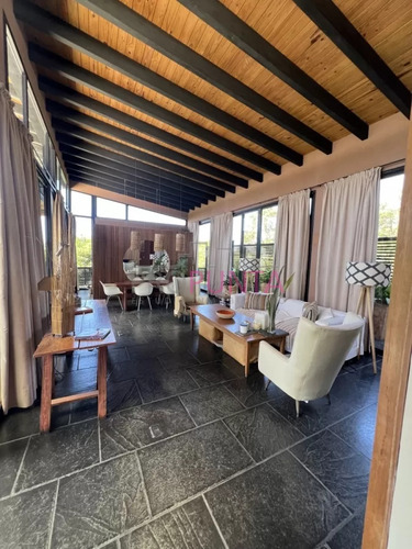 Casa En Venta De 3 Dormitorios En Santa Mónica