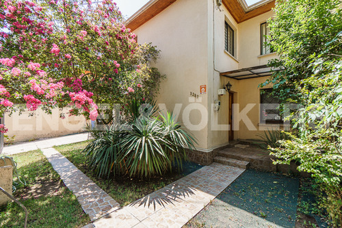 Casa Remodelada En Pje. Cerrado