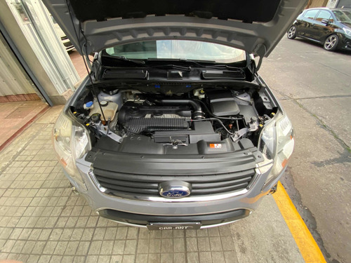 Imagen 7 de 13 de Ford Kuga 2.5 Trend Mt 4x4 (ku01/ku04) /// 2011 - 128.000km
