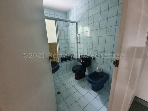 Imagen 8 de 14 de Casa En Venta En Lomas Del Club Hipico, Caracas. Código 21-27136 Mvg