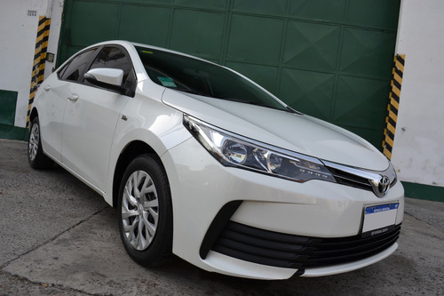 Toyota Corolla Xli 2017 ( Linea Nueva) Color Blanco Perlado