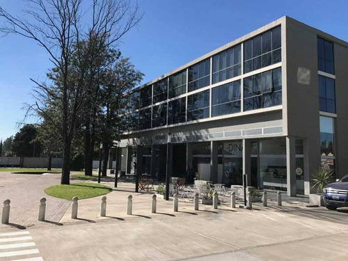 Venta De Local En Edificio Agora Iii - Pilar