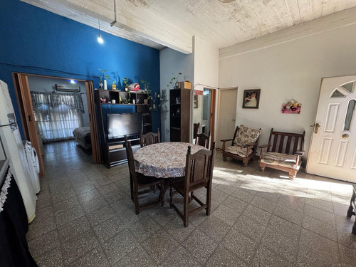 Casa 3 Ambientes En Venta En Castelar Sur