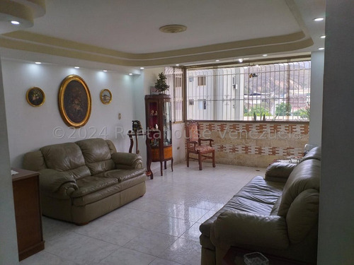 Amplio Y Confortable Apartamento En Venta En Montalban Iii, Codg Mas 24-21870