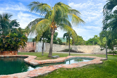 Terreno De 2,204 M² En Chiconcuac, Xochitepec, Morelos | Con Alberca Y Explanada Para Eventos