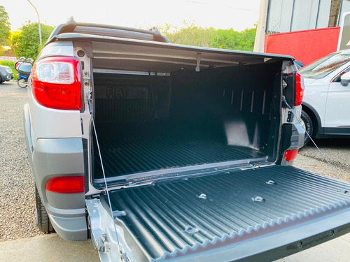 Fiat Strada Hard Working 1.4 Prata 2020