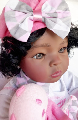 Imagem 6 de 7 de Boneca Negra Bebê Realista Menina Princesa Reborn Acessórios