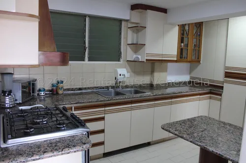 Apartamento En Venta. Res. Marlene. Santa Paula. Cecilia Gutierrez. 25-15158