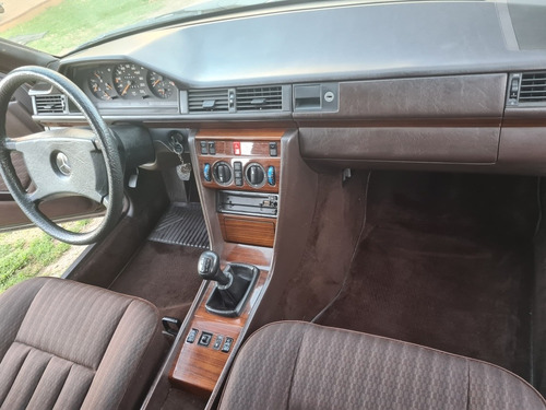 Imagen 12 de 15 de Mercedes-benz 200 2.0 E 1990