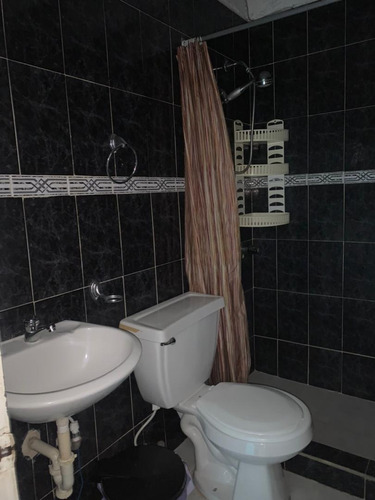 Imagen 16 de 19 de Apartamento En Venta De Oportunidad Juan Griego Edificio La Galera