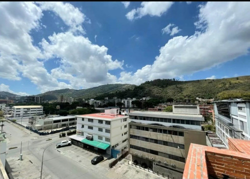 Adquiera Espectacular Edificio Comercial