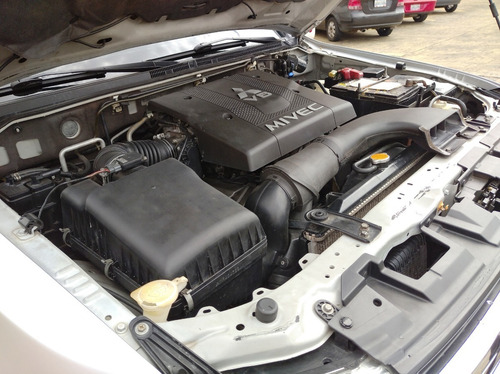 Imagen 17 de 18 de Mitsubishi Montero Limited Gls