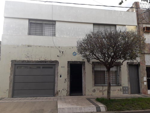 Casa En Barrio La Guardia 3 Dormitorios