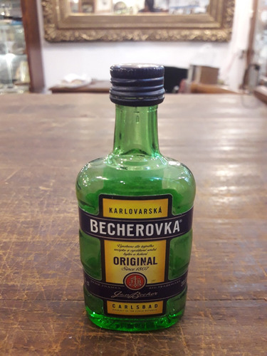 Antigua Botellita De Coleccion Becherovka Republica Checa