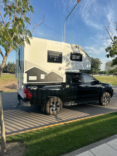 Camper Para Pickup Doble Cabina Marca Iseo