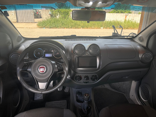 Fiat Palio 1.6 16v Essence Flex 5p