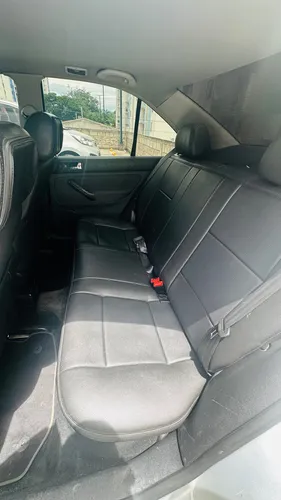 El Volkswagen Jetta 2009 Es Un Sedán Confiable, Cómodo Y Con