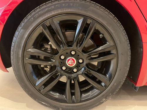 Imagem 10 de 11 de Jaguar Xe 2.0 16v Si4 Turbo Gasolina R-sport 4p Automático