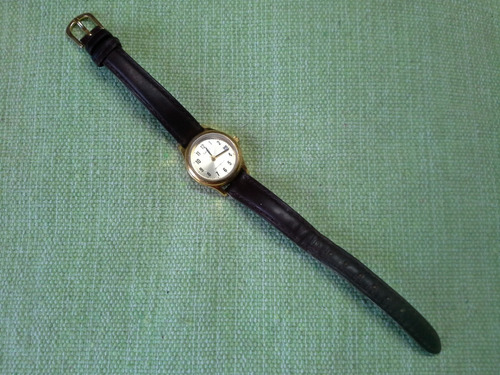 Relógio Casio Feminino. Quartz. Caixa Dourada