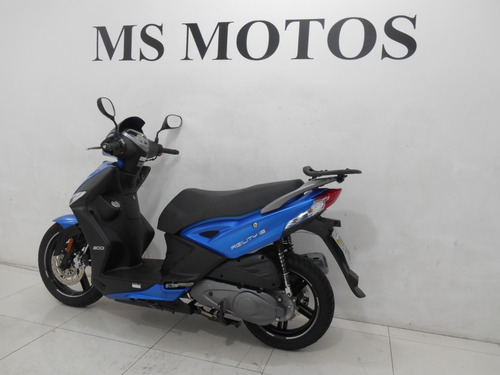 Motos