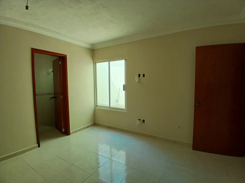 Casa En Venta En Veracruz, Colonia Granjas, Veracruz