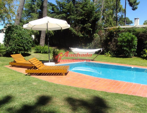 Casa De Cuatro Dormitorios Con Piscina - San Rafael- Ref: 5524