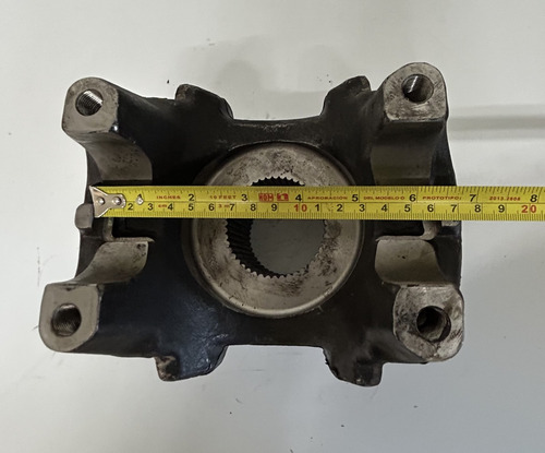 A250-4-21-1 Yugo 46 Estrias P/transmison Sin Reten Spl250