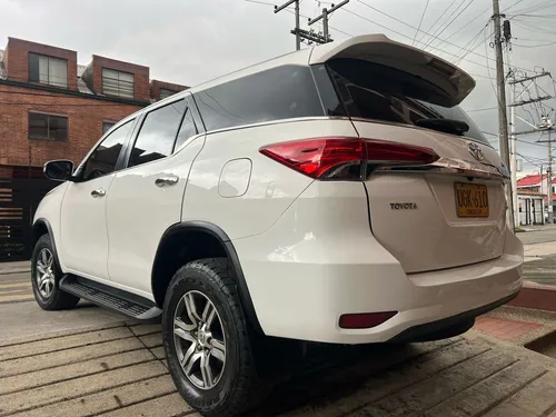 Toyota Fortuner 2.7 At