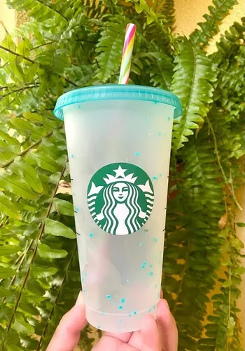 Nuevo vaso reutilizable de Starbucks que cambia de color