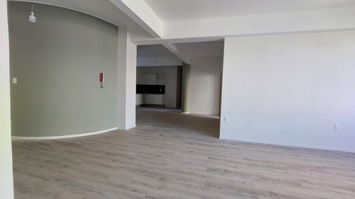 Imagen 5 de 17 de Apartamento En Venta 2 Dormitorios En Centro - Luminoso Y De Ambientes Amplios