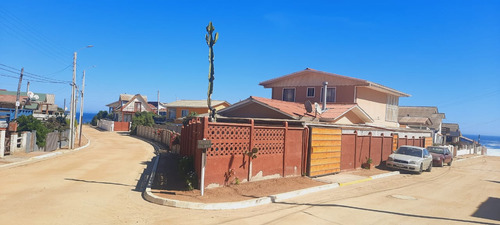 Venta De Casa En Condominio Rocas De Córdova, El Tabo.