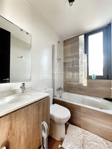 Casa En Arriendo De 4 Dorm. En Lo Barnechea