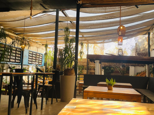 Local C/patente Restaurante . Frente A Boulevar Gastronómico