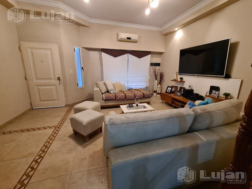 Imagen 29 de 30 de Fonrouge Al 1000 Hermosa Casa Con Cochera, Patio, Sauna Y Sum