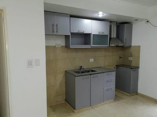 Imagen 8 de 17 de Duplex Con Cochera Y Jardín .av. 66 Entre 144 Y 145 La Plata